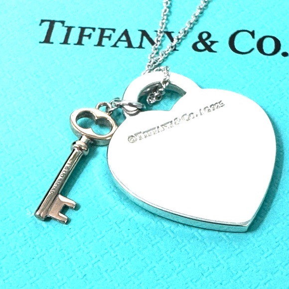 Authentic Tiffany & co. Return To Heart Tag / Key Necklace. - Picture 6 of 13